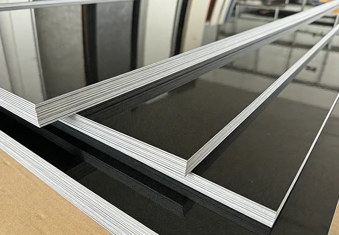 Vlastnosti nástenného panelu PET Mirror Carbon Crystal Wall Panel.